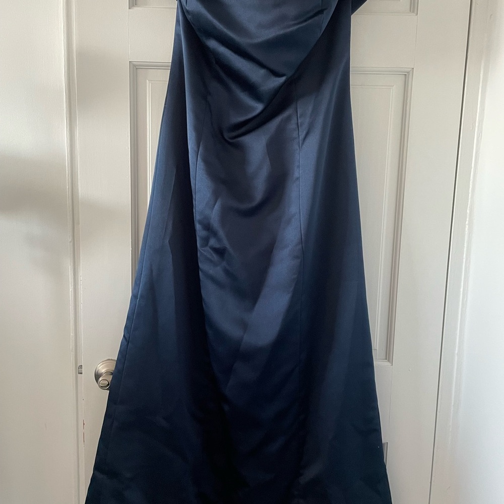 Vera Wang Elegant Strapless Navy Dress - Picture 2 of 7